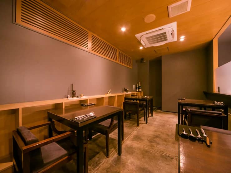 テーブル 2名様 × 4